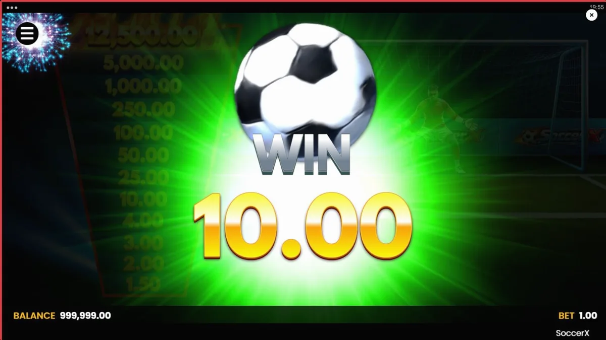 Interface de jogo do slot SoccerX mostrando o campo de futebol e o multiplicador
